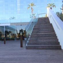 MOSO Bamboo X-treme terrras bij het zwembad bij Hotel W Barcelona